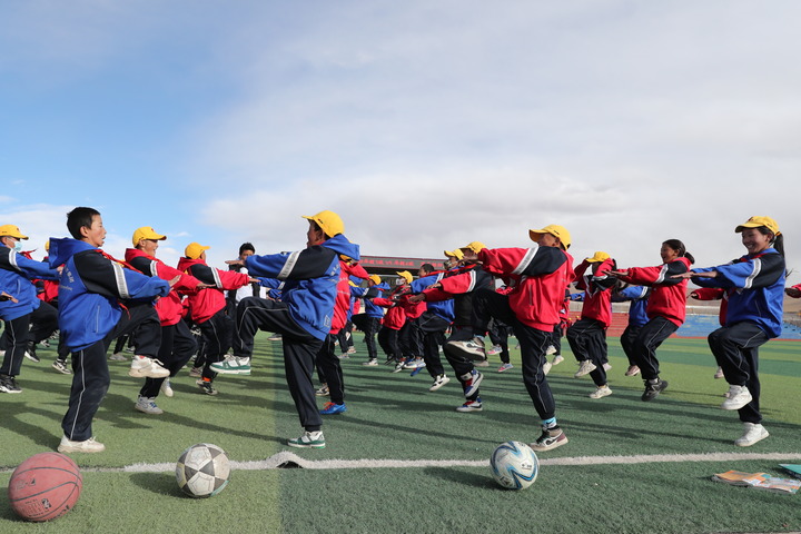 探访“bandao下载离天空最近”的小学(图2)