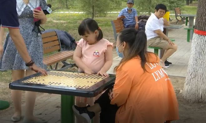 bandao下载广电关注 智能健身器材亮相我市人民公园(图5)