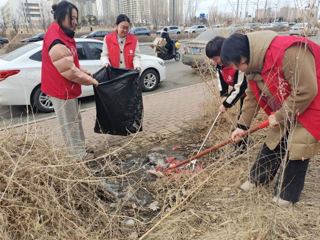 bandao注册网站：道义街道关工委开展“学习雷锋践行动 清洁家园树新风”主题活动(图5)